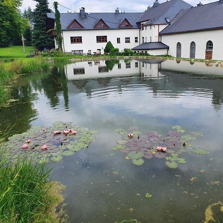 Gasthof-Pension Rotes Haus クロルト・オーバーヴィーゼンタール エクステリア 写真